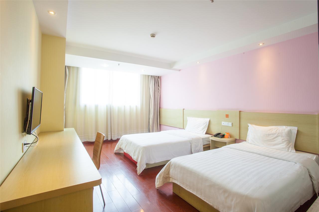 7Days Inn Guangzhou South Railway Station Huijiang Subway Station Exterior foto